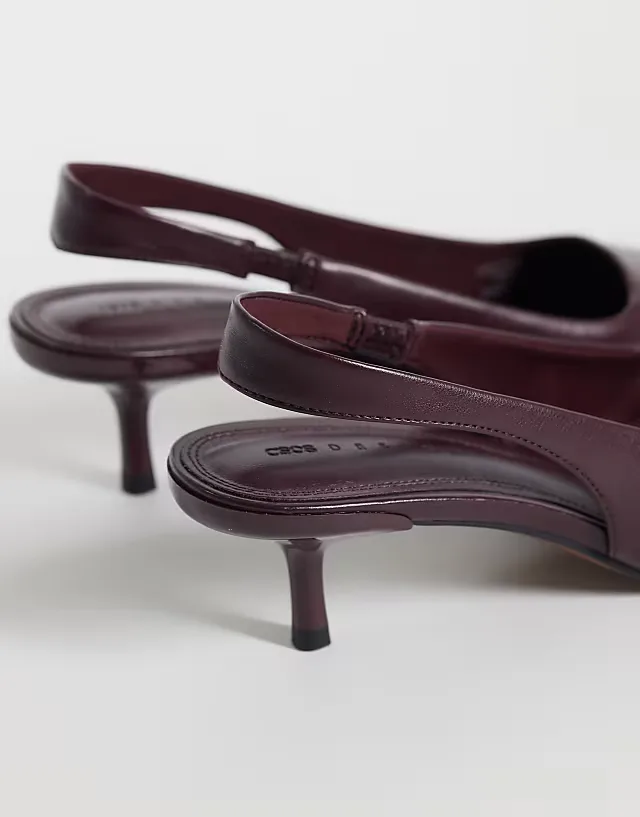 Signature kitten heeled shoes in burgundy