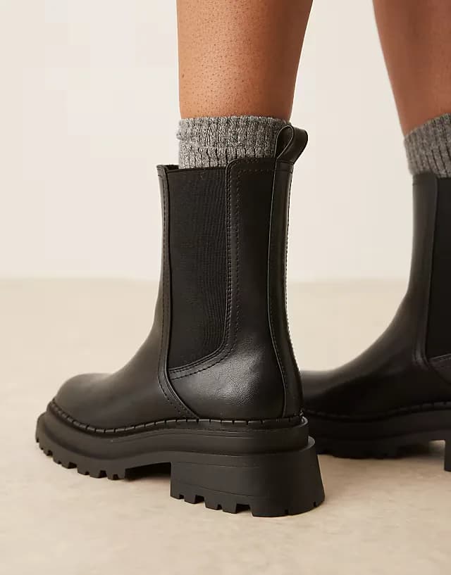 Wide Fit Austin chunky chelsea boots in black
