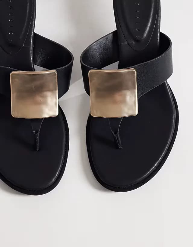 Horizon trim detailing chunky flip flop kitten heel sandals in black