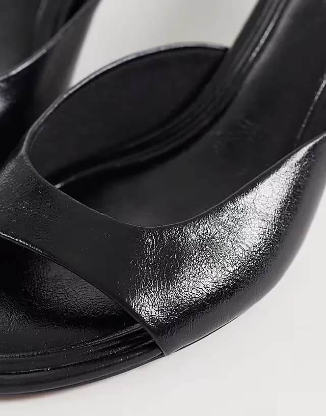 Wide Fit High-Five kitten heel mules in black