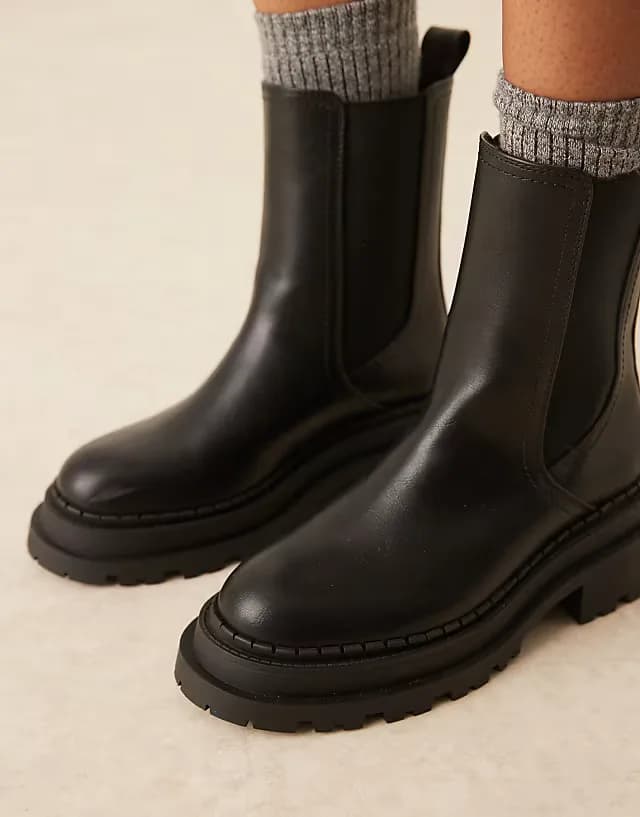Wide Fit Austin chunky chelsea boots in black