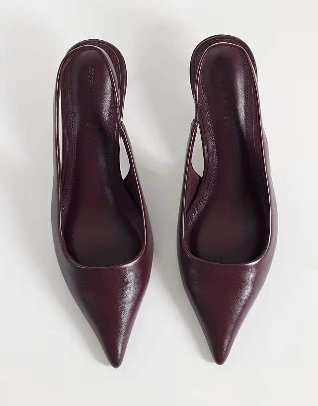 Signature kitten heeled shoes in burgundy