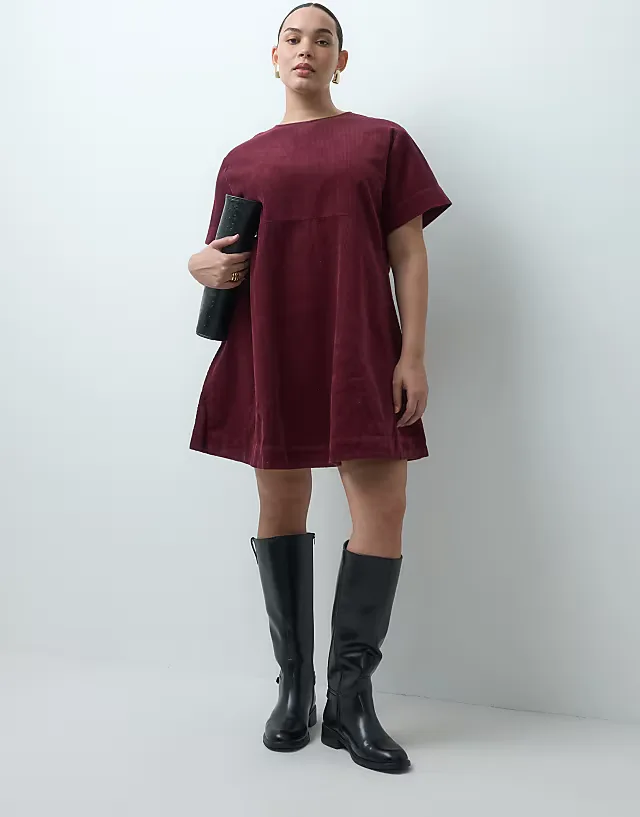 Curve Cecile flat riding knee boots in black