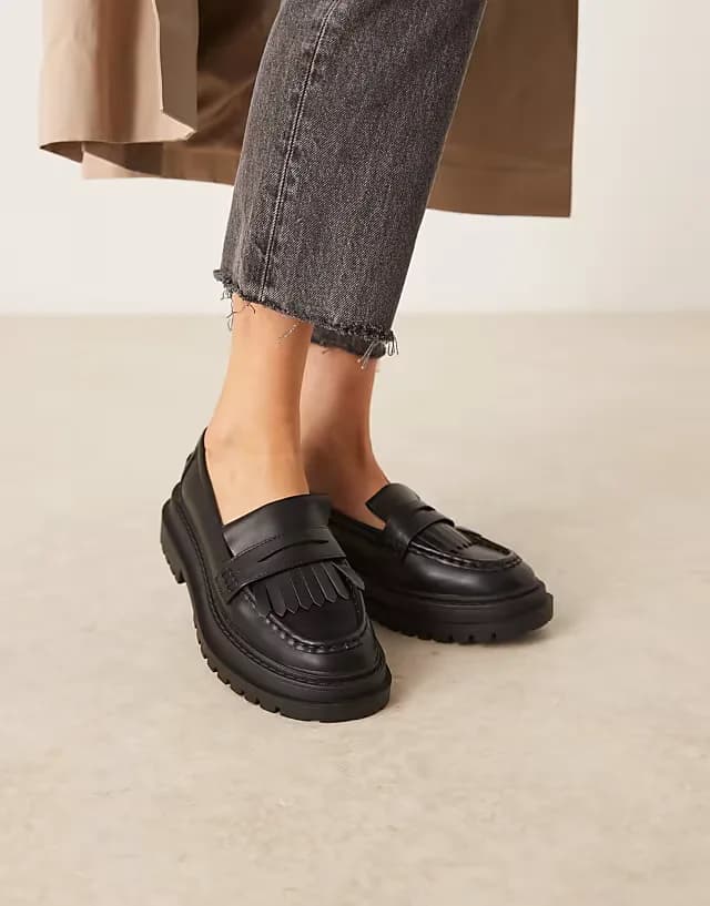 Majesty chunky fringe loafers in black