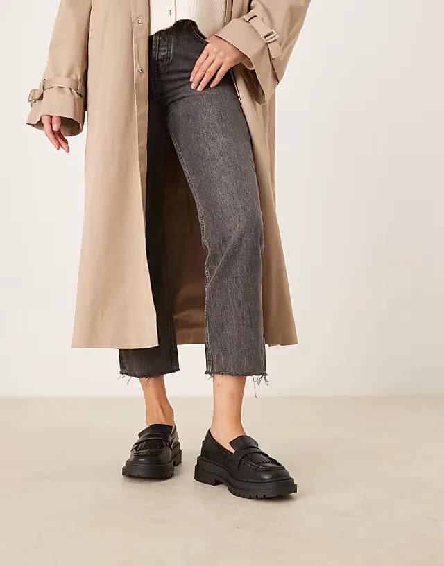 Majesty chunky fringe loafers in black