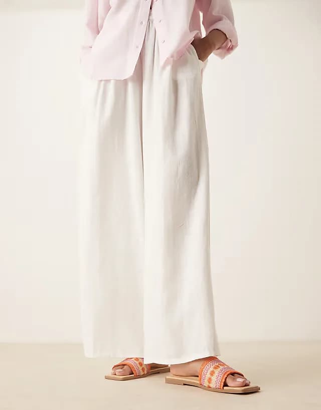 Fig square toe flat mule sandals with embroidery in natural