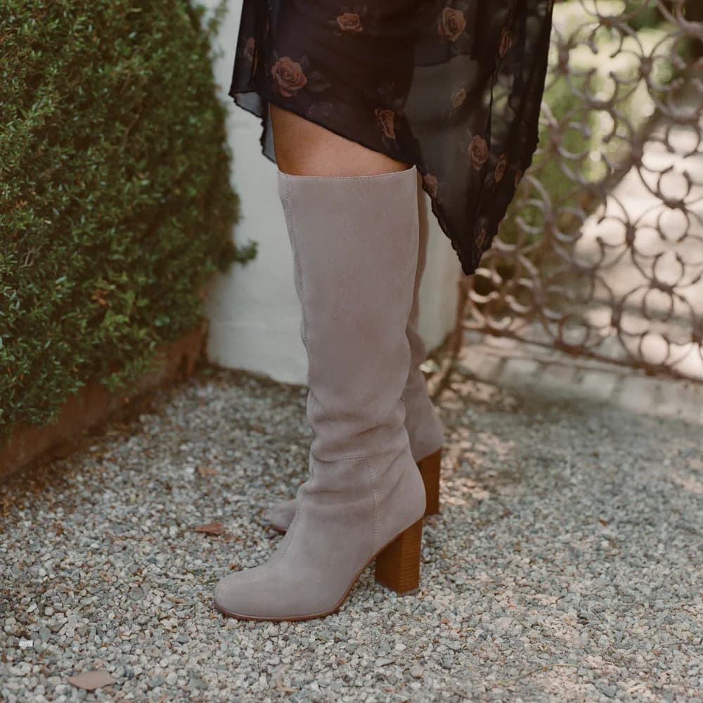 HUDSIN WIDE CALF BOOTS BARLEY SUEDE