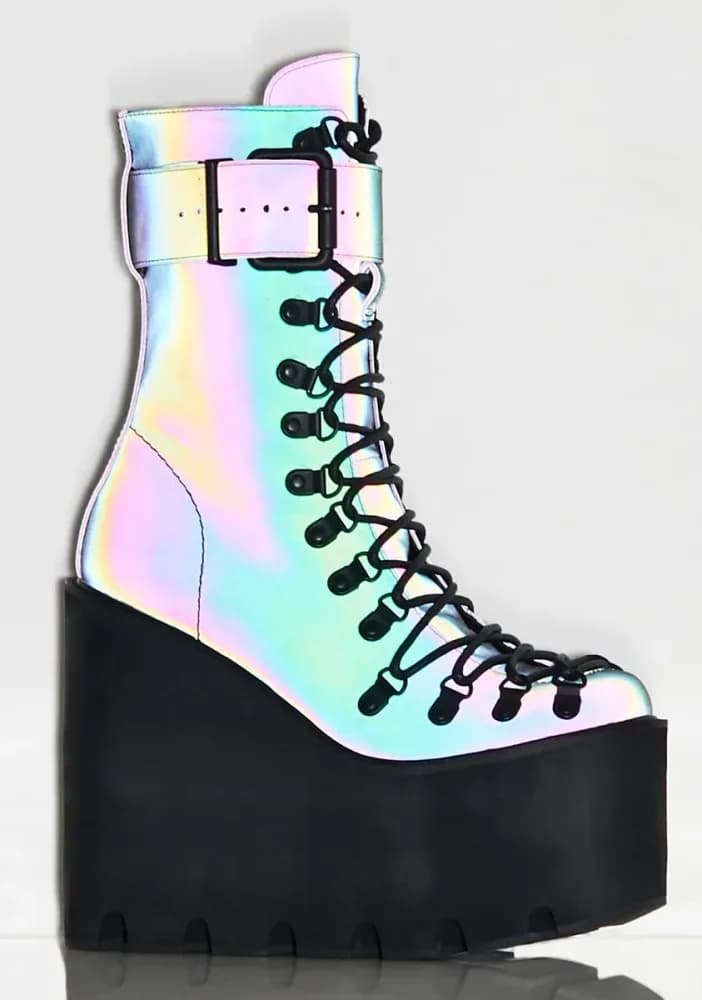 Prism Reflective Traitor Boots