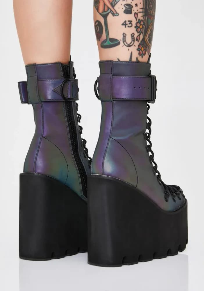 Prism Reflective Traitor Boots
