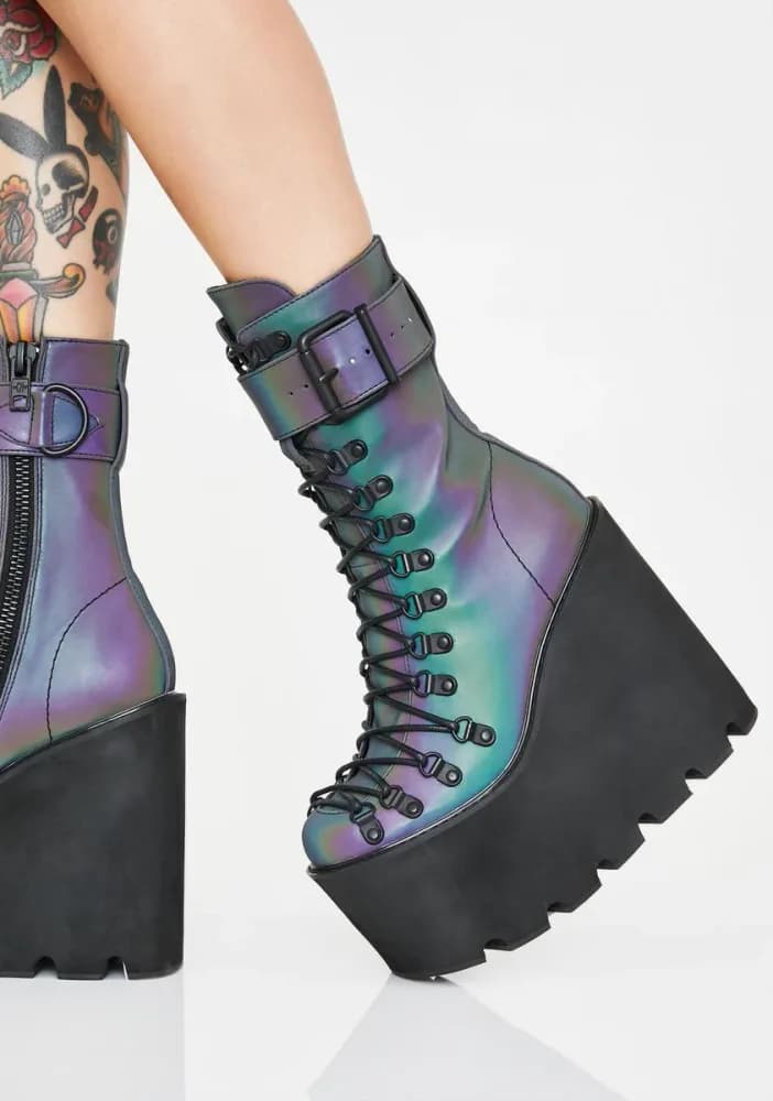 Prism Reflective Traitor Boots