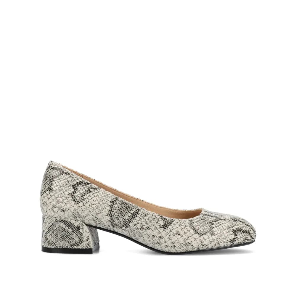 SAAR II VEGAN LEATHER PUMP HEELS IN WIDE