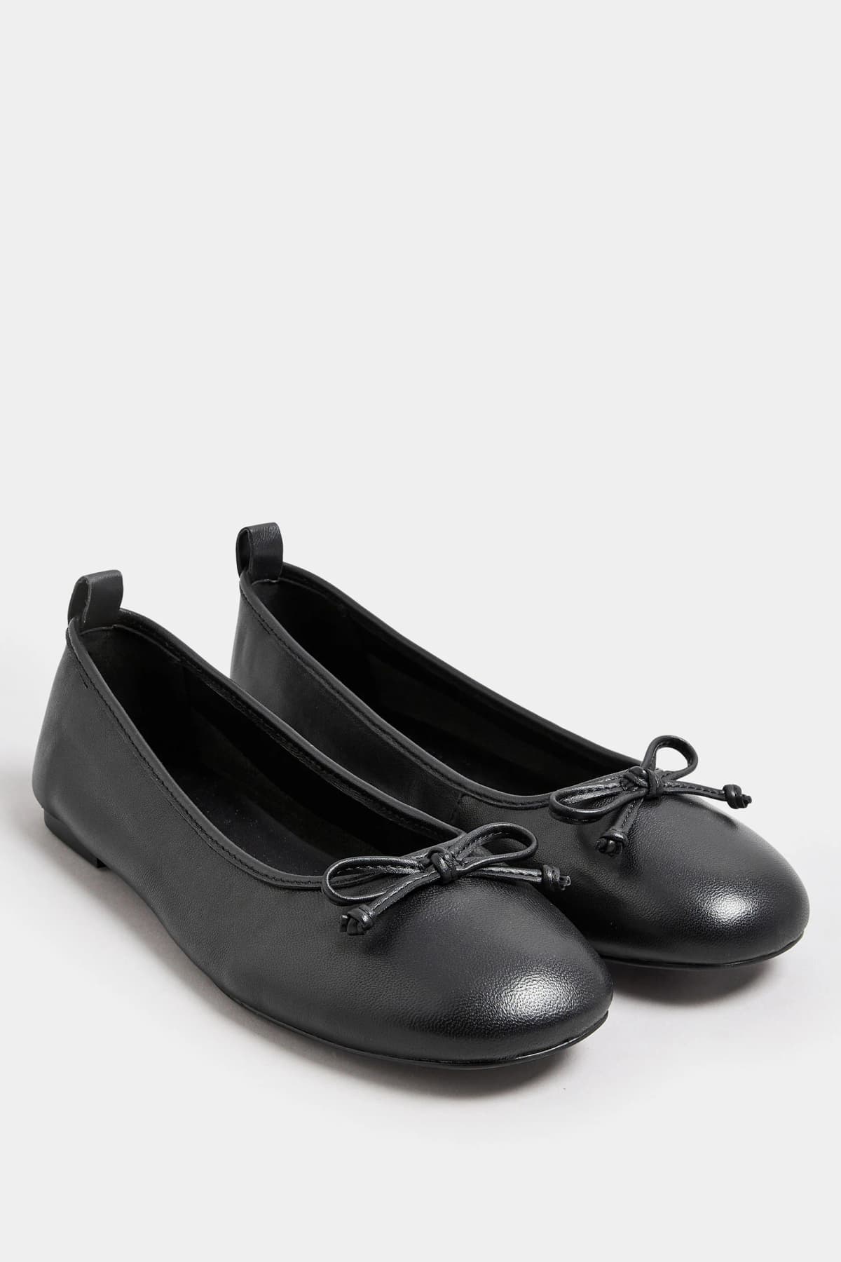 Black Leather Ballerina Pumps In Standard Fit