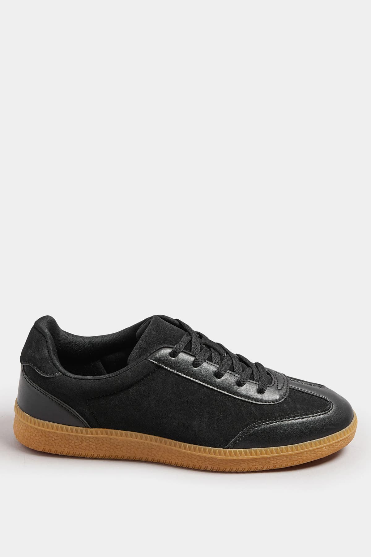 Black Retro Gum Sole Trainer In Standard Fit