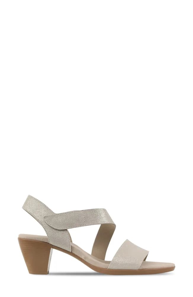Lucia Sandal