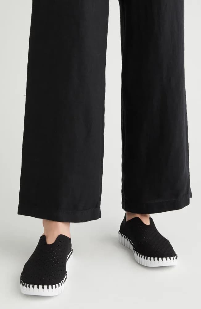 Tulip 139 Perforated Slip-On Sneaker