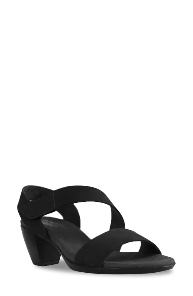 Lucia Sandal