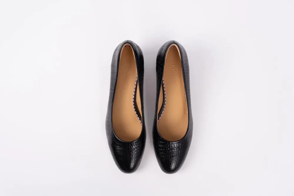 LILY COURT (BLACK CROC)