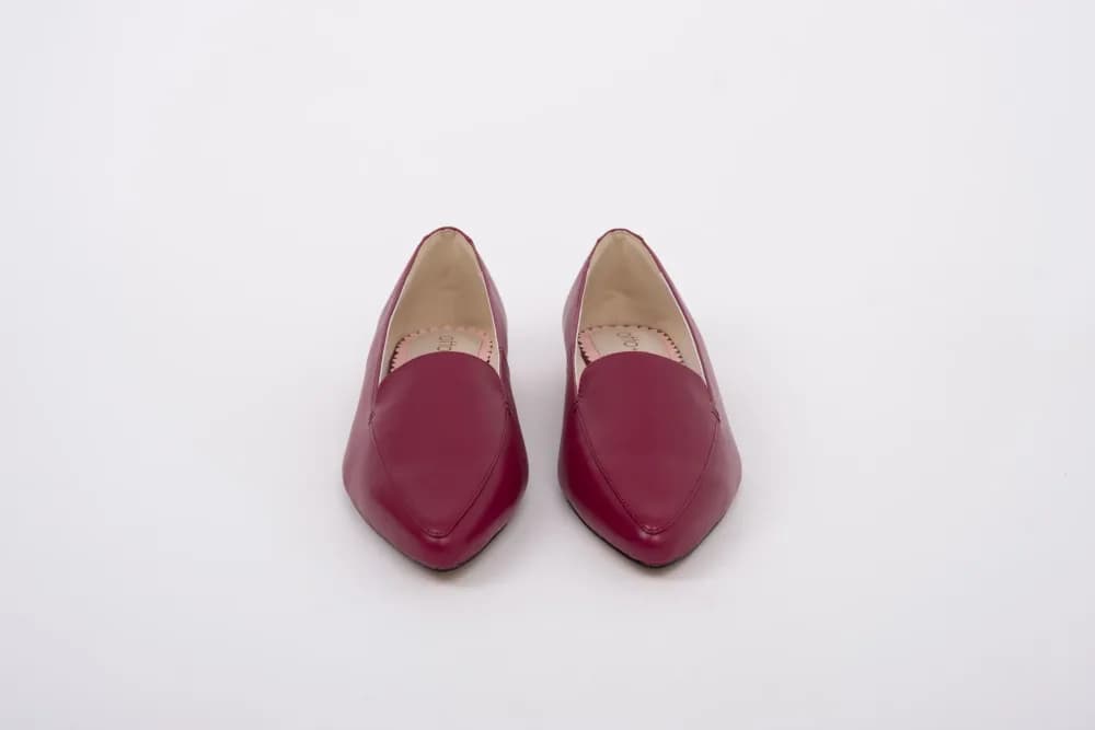 AVA FLAT (BURGUNDY)