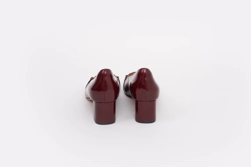 LOELLA COURT (OXBLOOD)