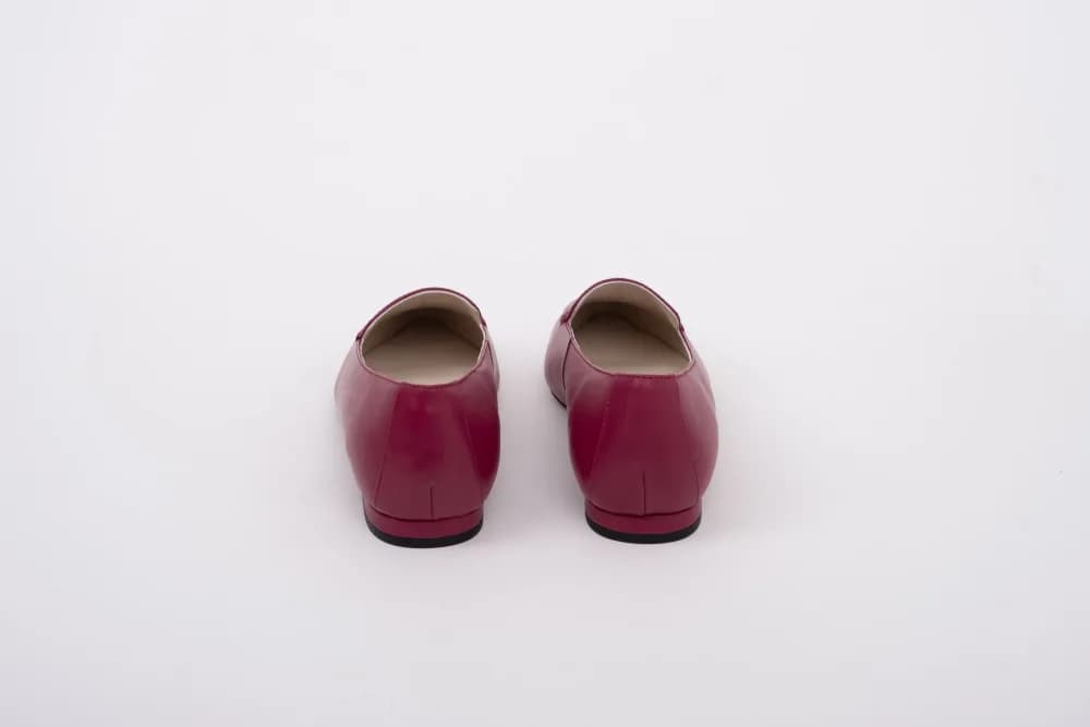 AVA FLAT (BURGUNDY)