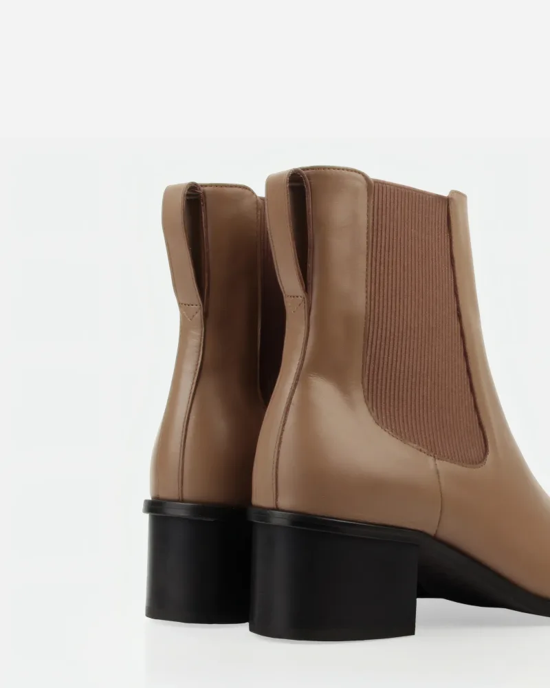 The Quinn Chelsea Boot