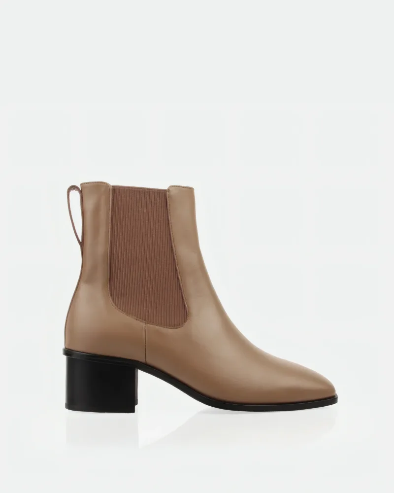 The Quinn Chelsea Boot